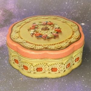 Vintage 1981 Avon Valentine's Day Tin Box